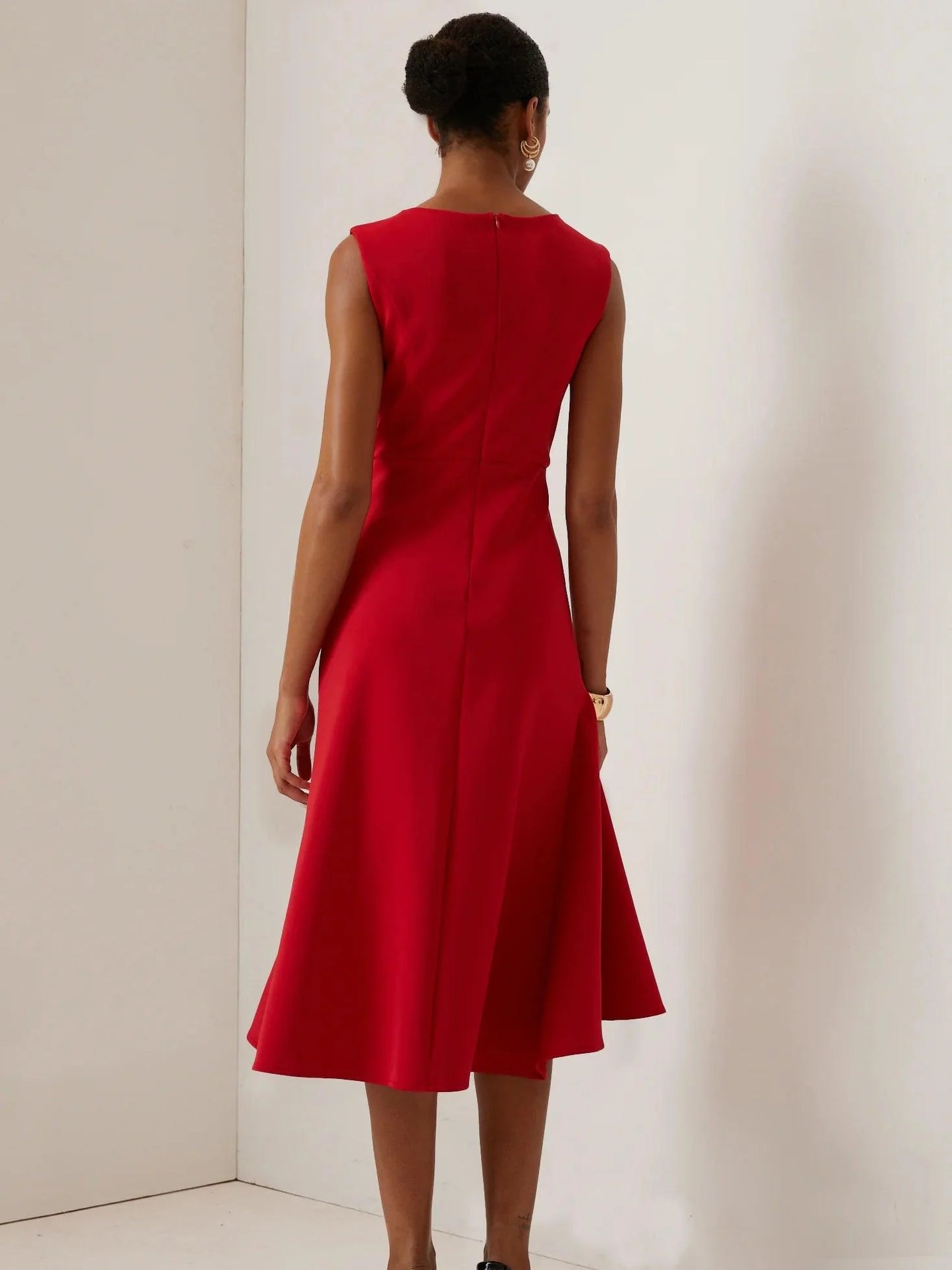 Elegant Draped Midi Dress for Women with Boat Neck Sleeveless Ruffle Hem Cocktail Style