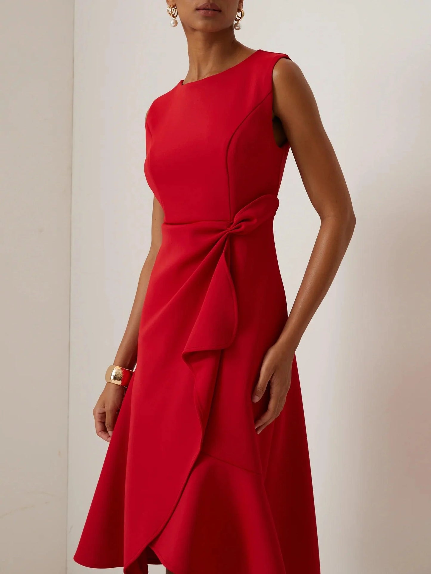 Elegant Draped Midi Dress for Women with Boat Neck Sleeveless Ruffle Hem Cocktail Style